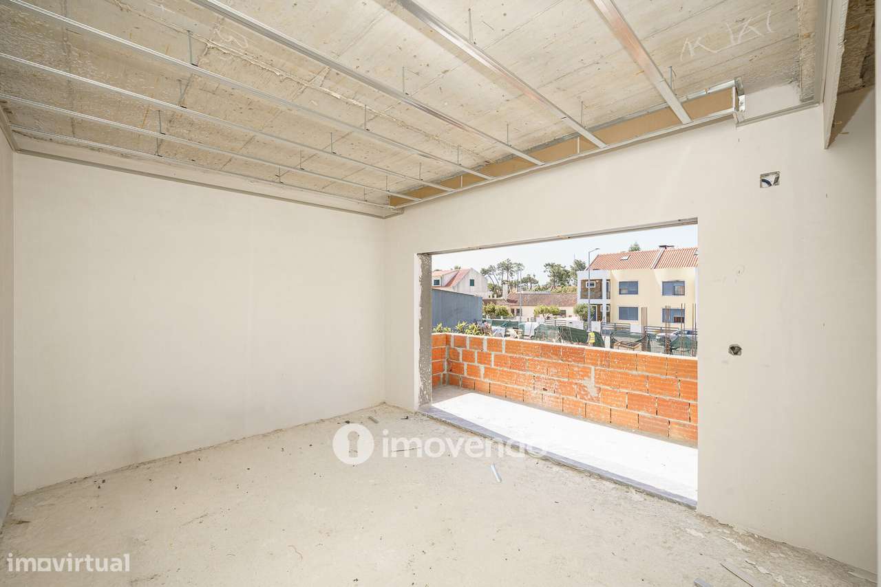 Moradia geminada T3+1 em fase de construção, em Pinhal de Frades-12