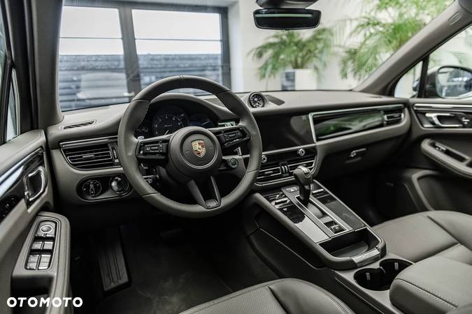 Porsche Macan T - 16