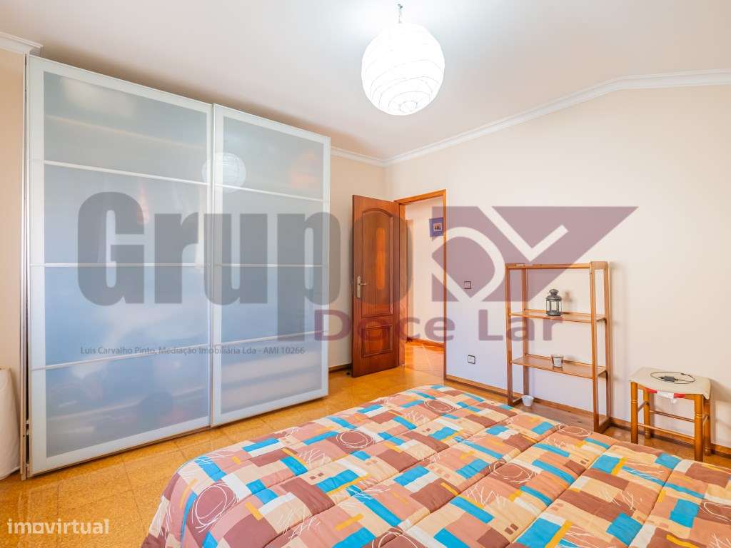 Moradia Isolada T5 com Garagem e anexo em Quinta do Conde-34