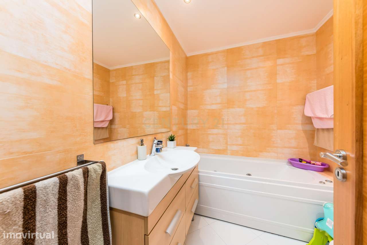 Apartamento T3 com 2 Box e 2 Suítes. Vista Panorâmica em Oeiras-20