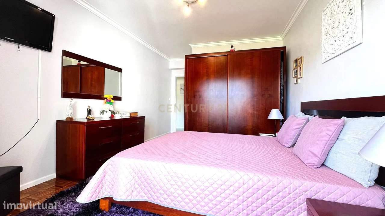 Apartamento T2 com Varanda e Vista em Viana do Castelo-11