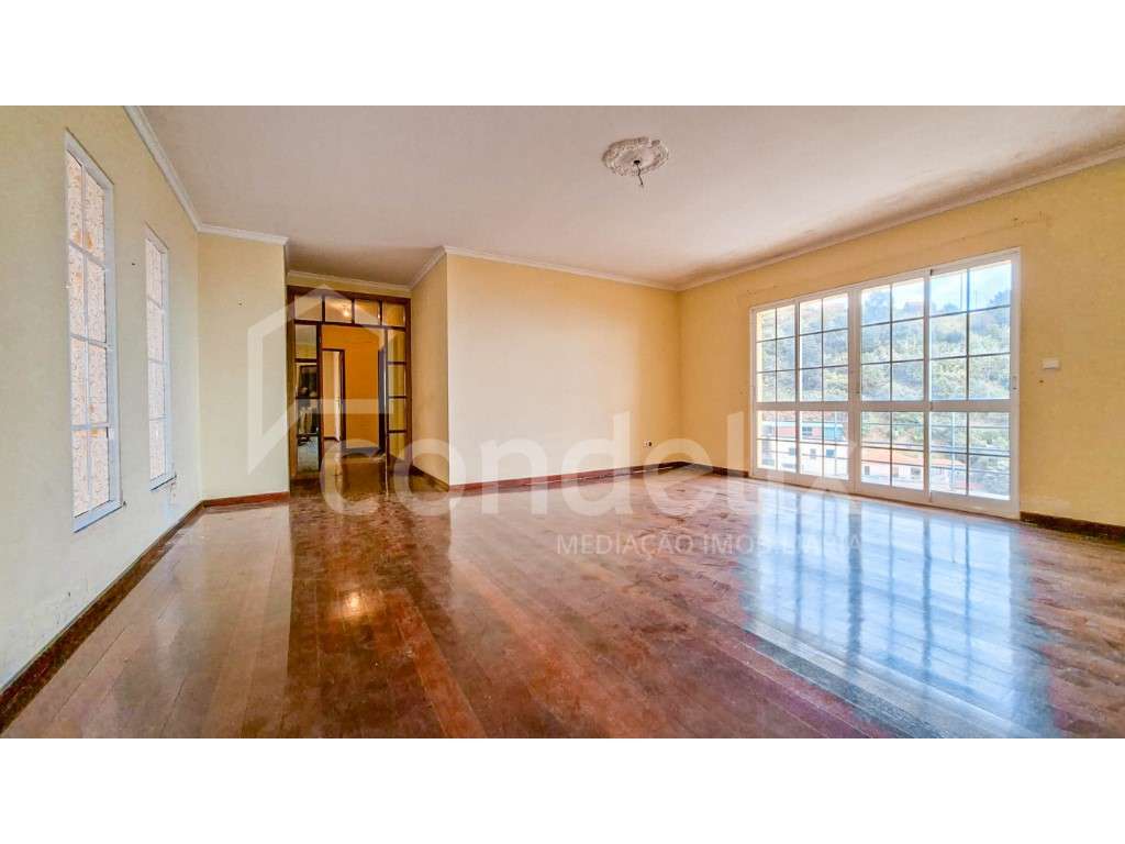 Moradia térrea única nos Canhas - Grande imagem: 4/57