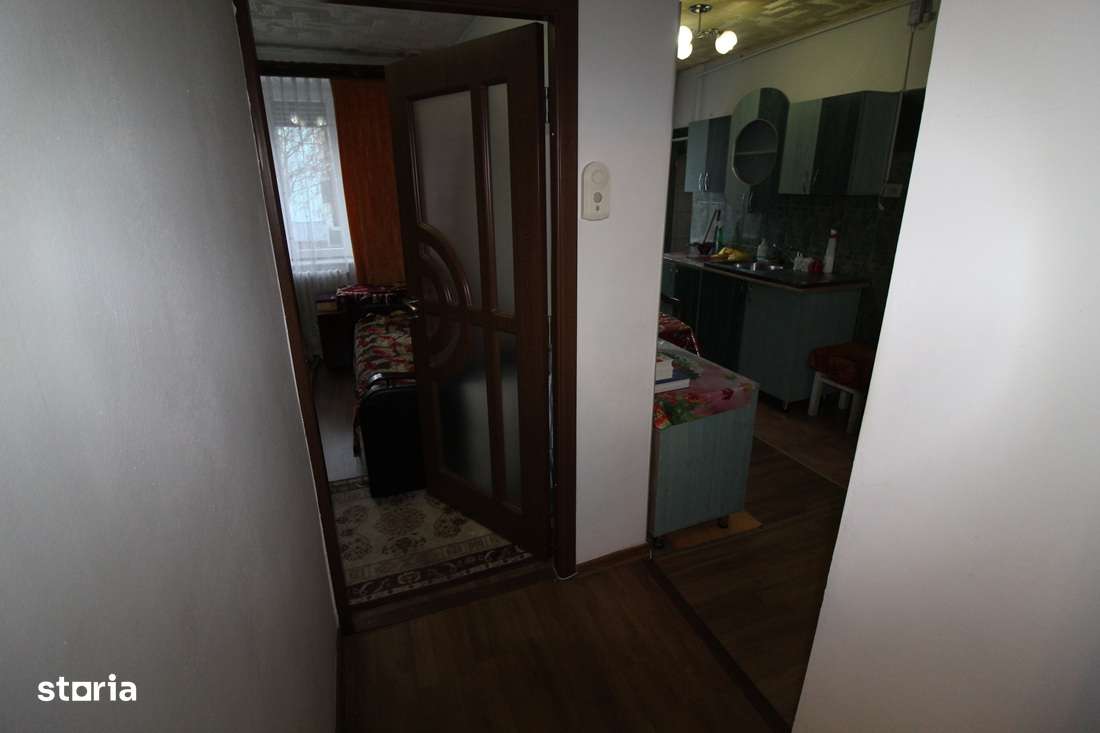 Vând apartament 2 camere în Hunedoara, zona OM-Bd.1848, parter înalt-8