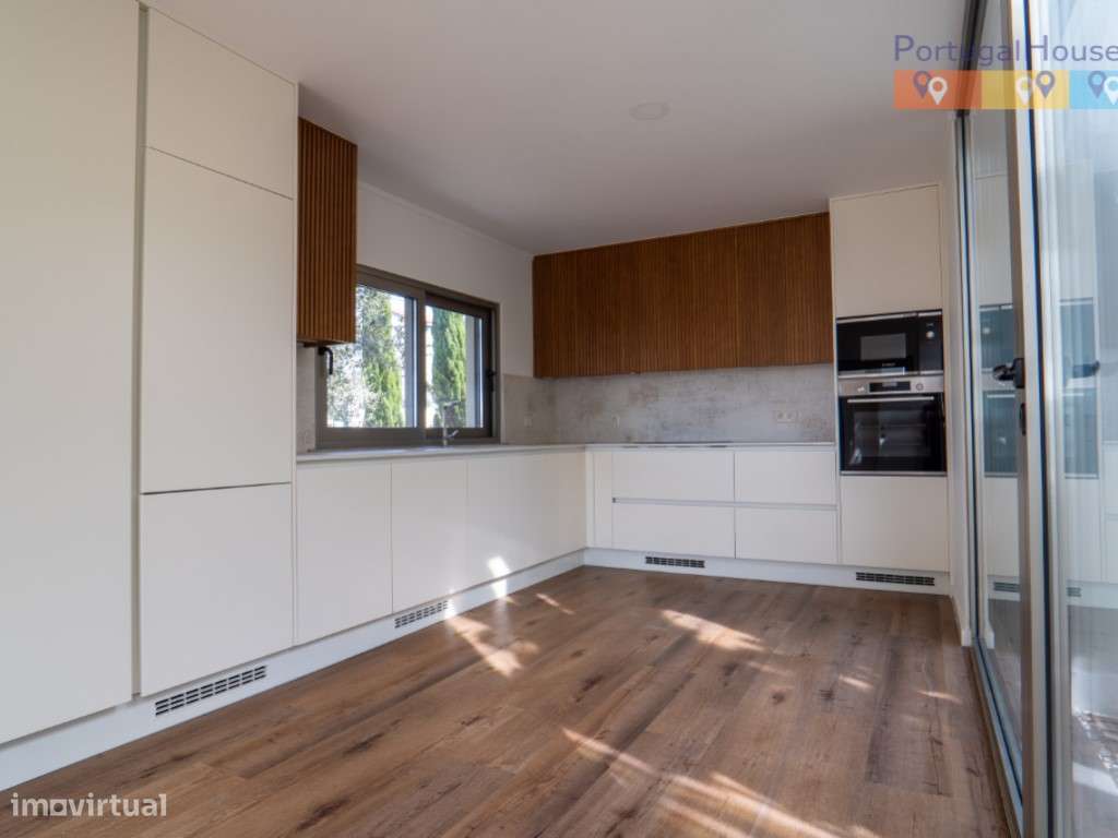 Moradia T4 de Luxo com terreno de 5.300 metros quadrados-18