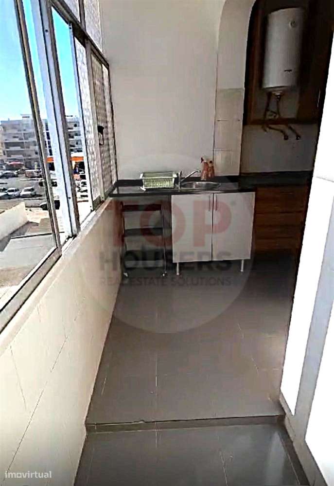 Apartamento T2 Renovado com Terraço em Olhão (sem elevador) – Pronto a-6