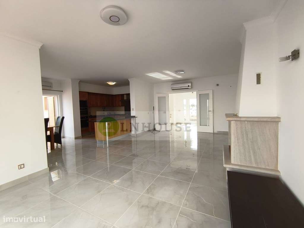 Moradia T4 com piscina e garagem - Castro Marim-12