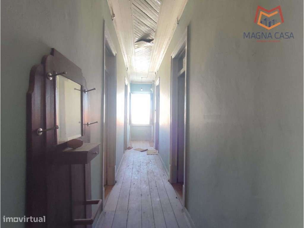 Moradia em Propriedade Total com 3 apartamentos T3, + 1 apartamento...-59