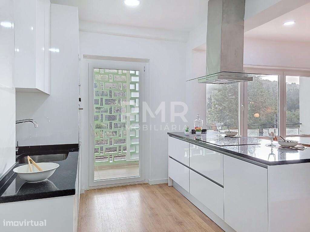 Apartamento T2 Remodelado em Benfica-7