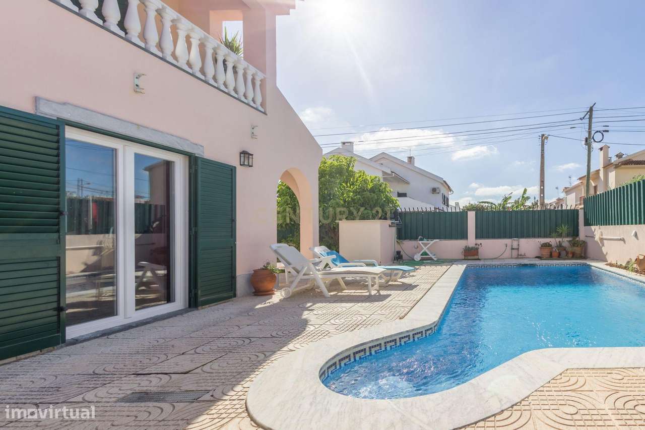 Moradia T4  Geminada com Piscina, Cave Ampla - Grande imagem: 5/37