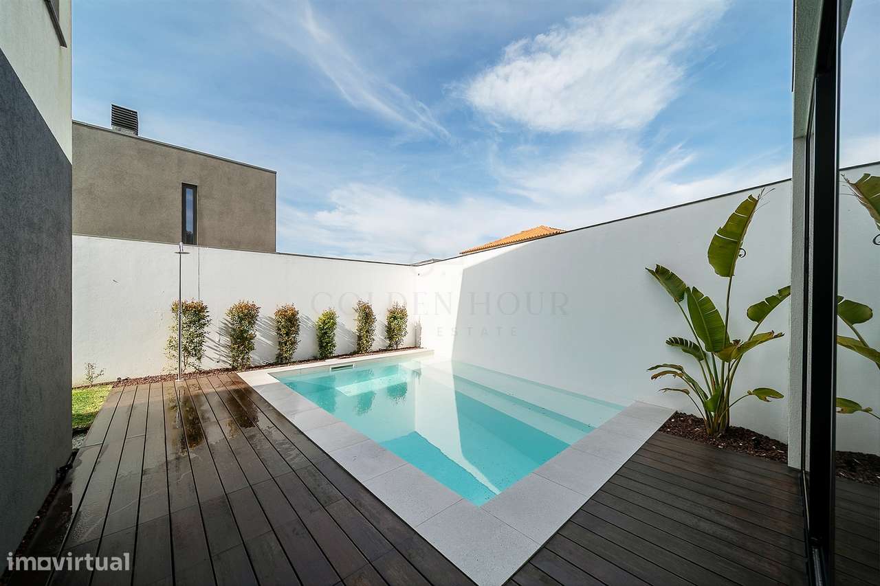 Moradia T4 de Luxo em Canidelo com Vista Mar | Golden Hour Real Estate-8