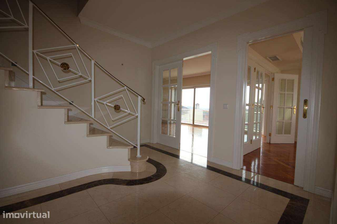 T4 Duplex Av. Afonso Henriques-13