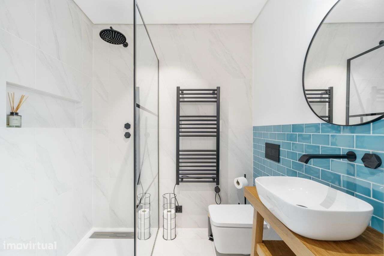 Moradia V3+1 totalmente renovada com vista mar-20