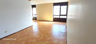 Apartamento T3 Monte Abraão