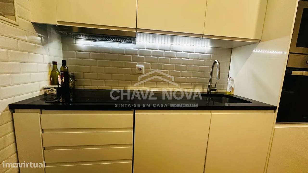 Andar Moradia T3 c/ Terraços, próximo Areosa no Porto-6