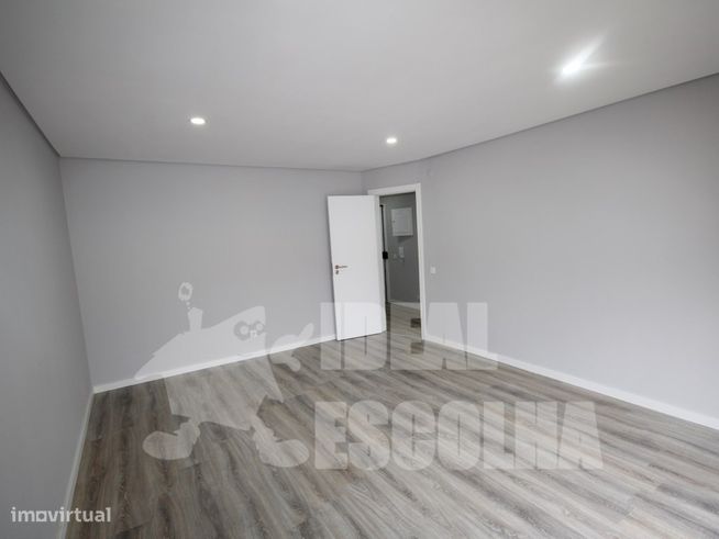 T3 AMORA 275 000€
TOTALMENTE RENOVADO.-8