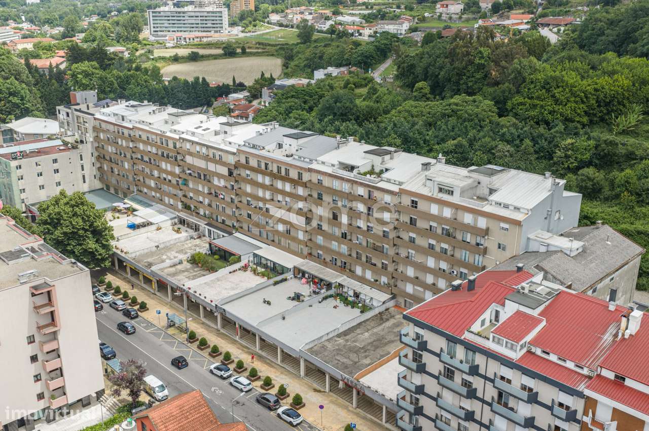 Apartamento T3+1 em Urgezes