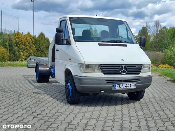 Mercedes-Benz Sprinter 412 - 11