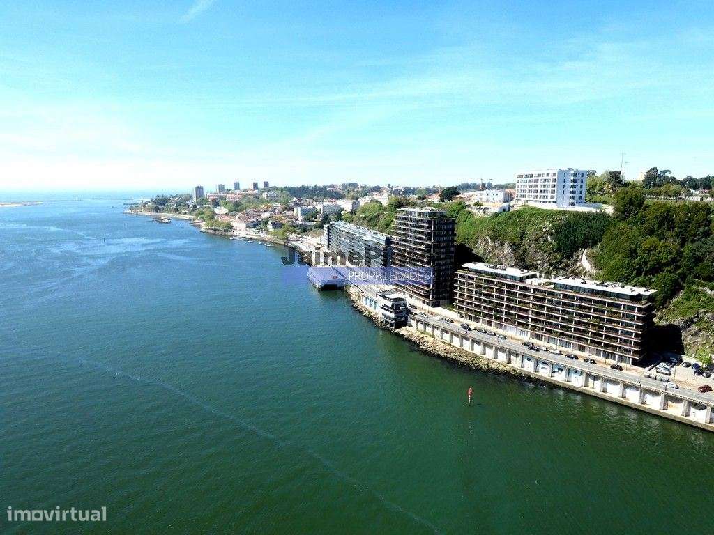 Apartamento de excelência T3 com varanda. Portugal, Nevogilde, Porto.-3