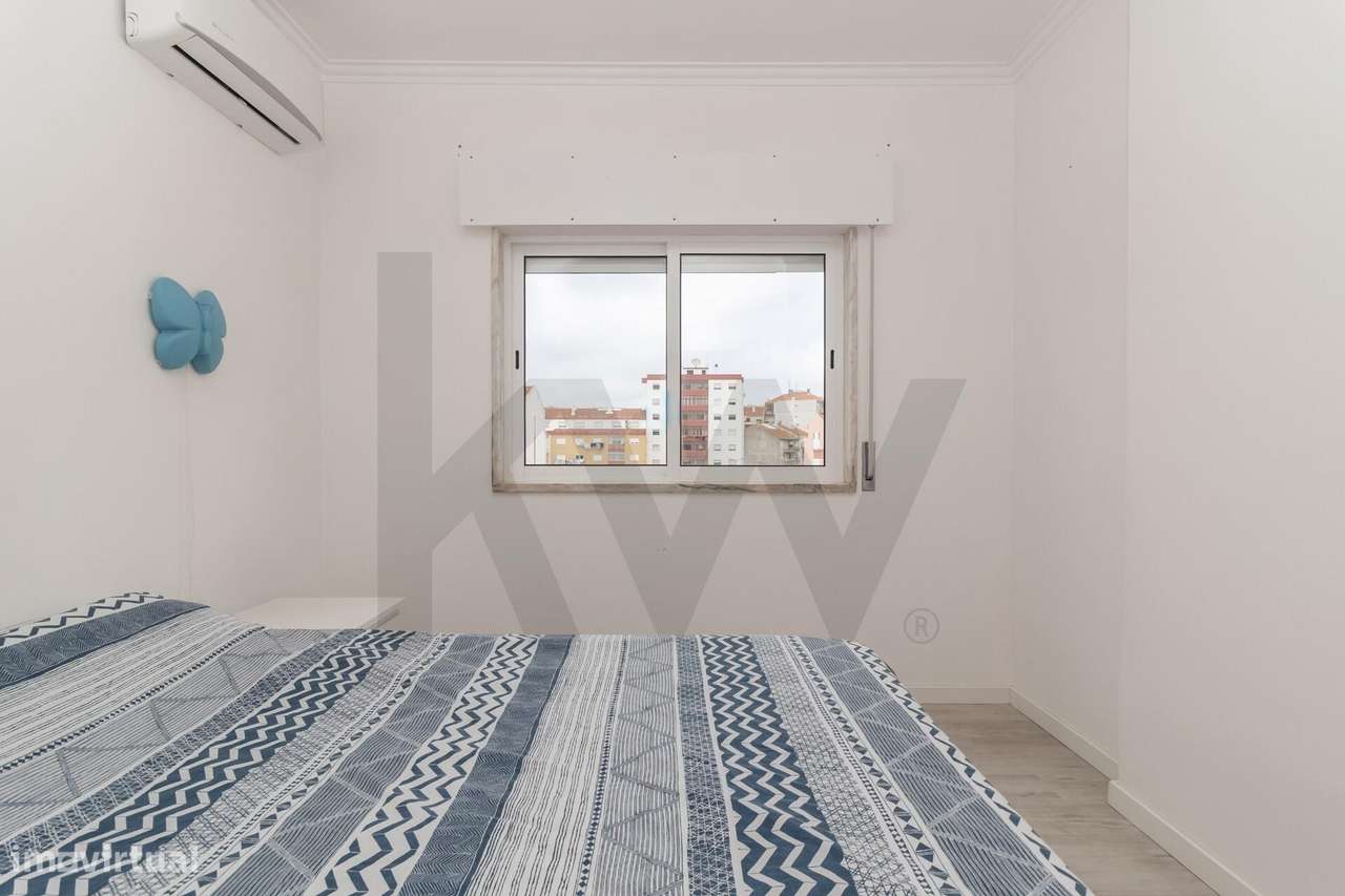 Apartamento T4 Duplex na Amora-32