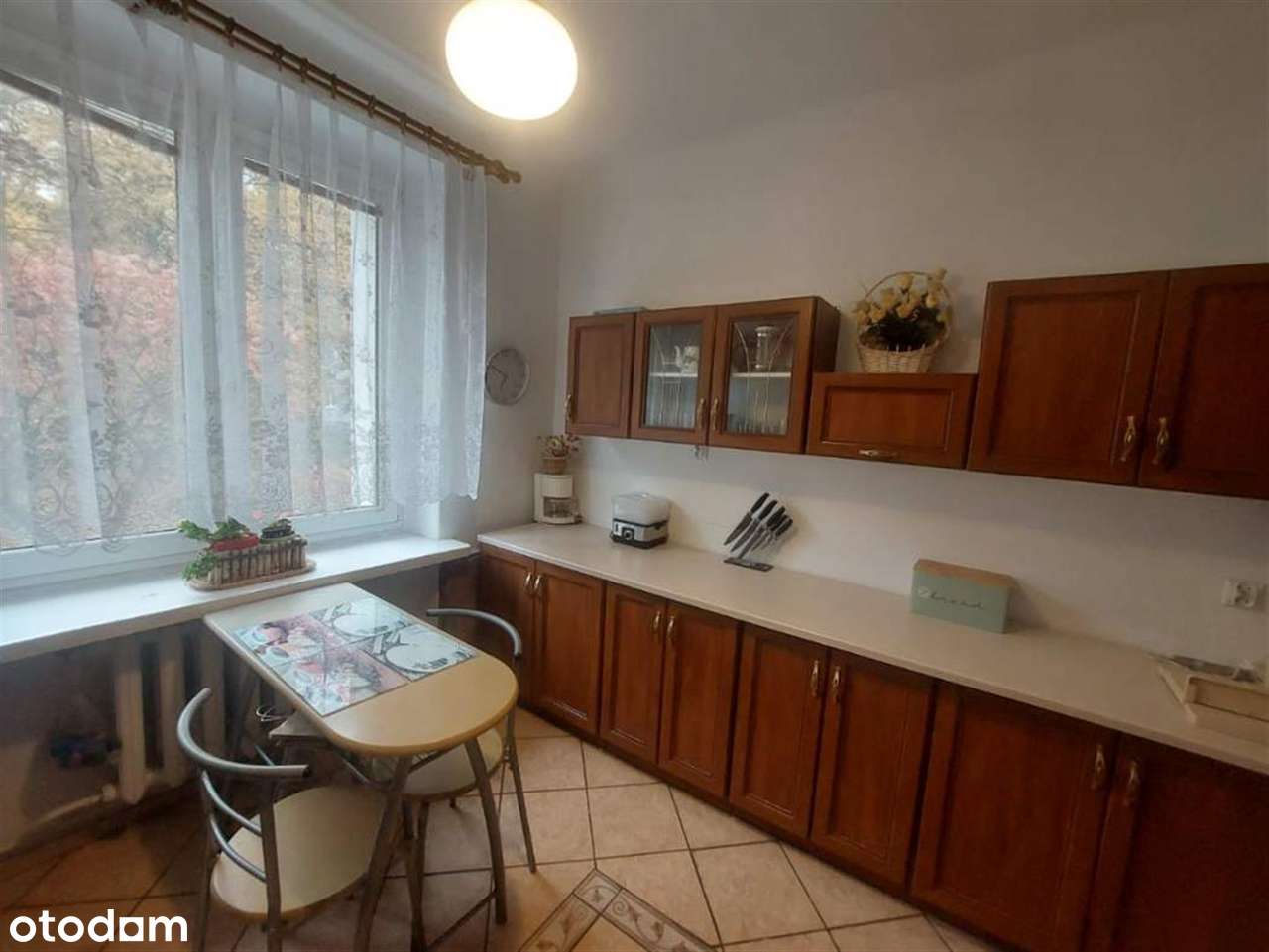 Klimatyczne, 2 pokojowe z wyposażeniem, I piętro w centrum-8