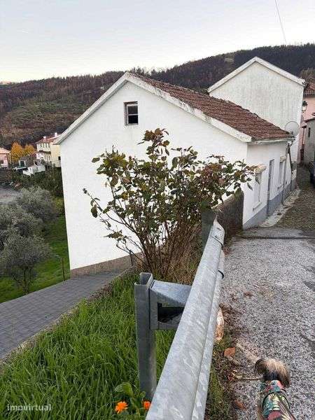 Casa T2 em Unhais-o-Velho: Projeto de Recuperação com Vistas + Terreno - Grande imagem: 4/11