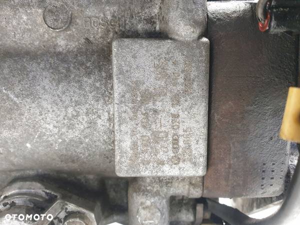 Audi 80 B4 1.9 TDI POMPA WTRYSKOWA paliwa 0460404983 - 7