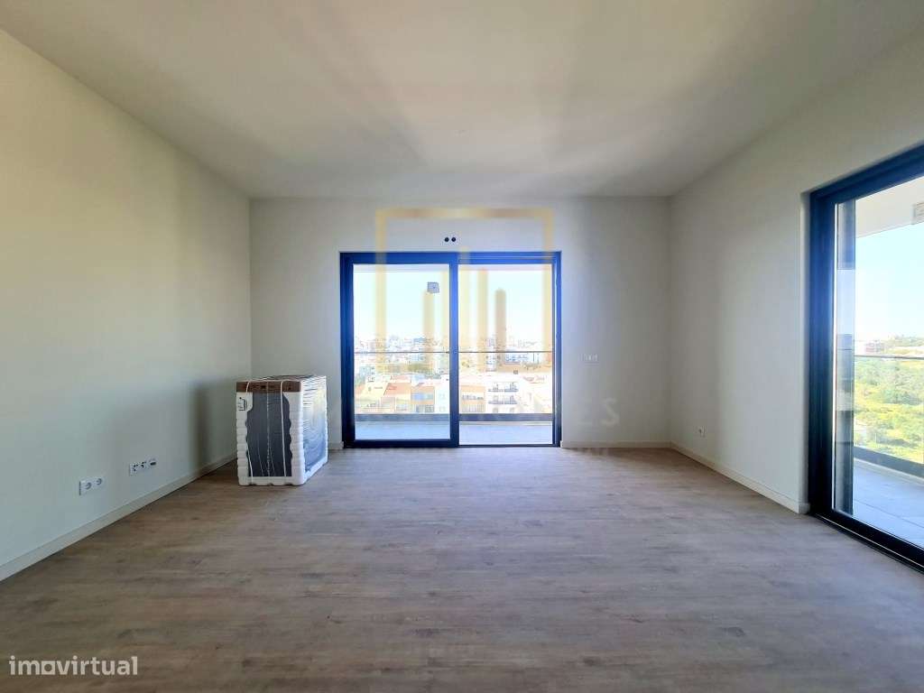 T4, Novo, último piso, em Fojo, Portimão-14