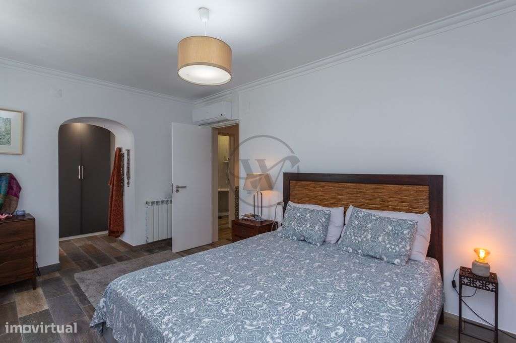 Moradia T5 com jardim e piscina no coração histórico de Azeitão-30