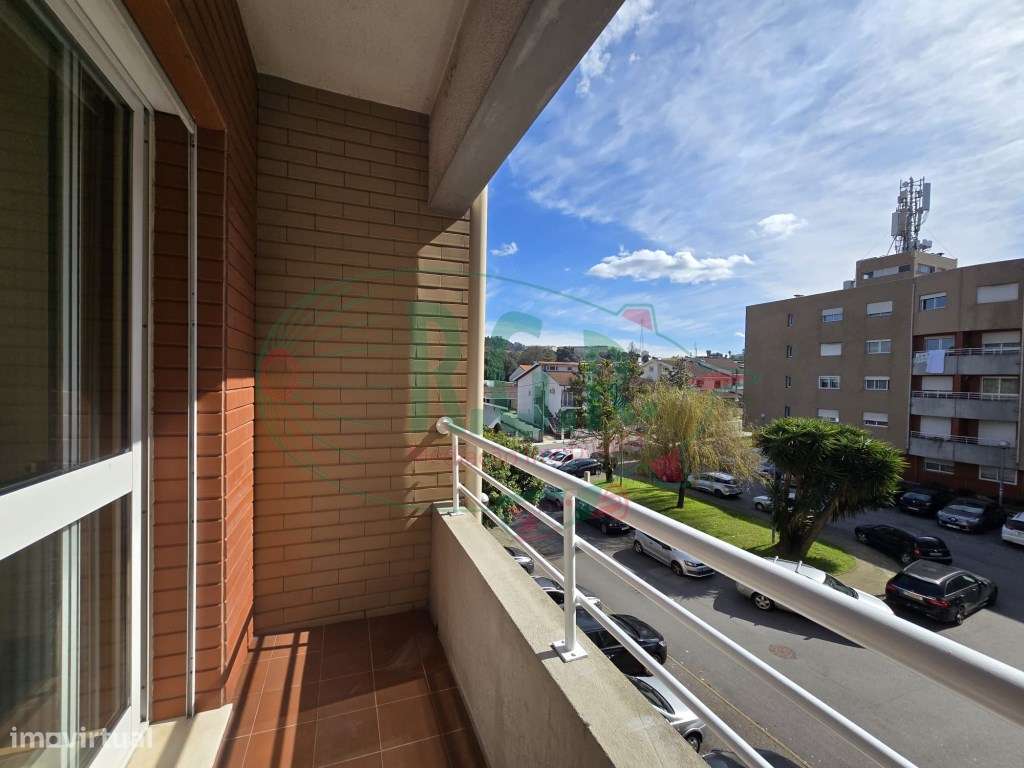 T2 C/ Lg Garagem e Arrúmos - Ao IC9/A43-3