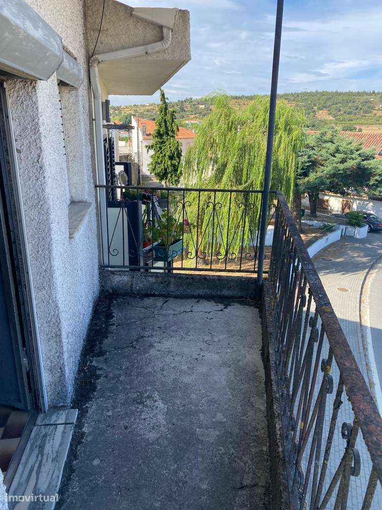 Casa em Touça , concelho de Vila Nova de Foz Côa.-15