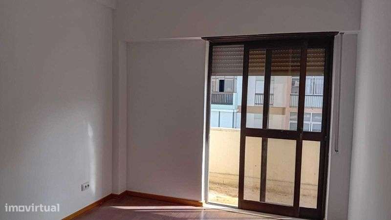 Apartamento T3 remodelado para arrendar em Setúbal - Grande imagem: 4/12
