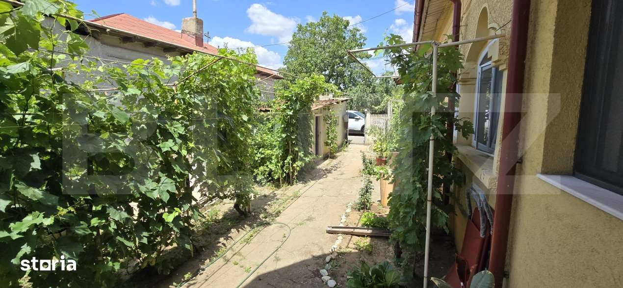 Gospodarie completa, ideala pentru familie, in zona Carcea - Primarie - Imagine principală: 4/14