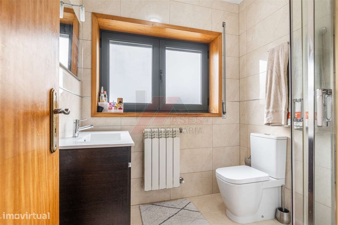 Moradia com Terreno e Espaços Amplos – 5 min de Fafe!-13