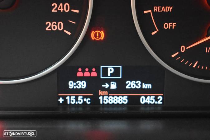 BMW 318 d Auto Exclusive - 31