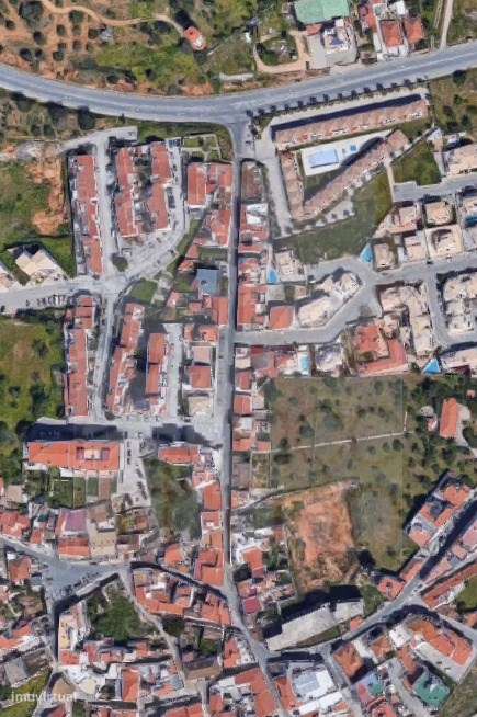 Pêra - Terreno Urbano com 645 m2 - Localização Central - Grande imagem: 5/10
