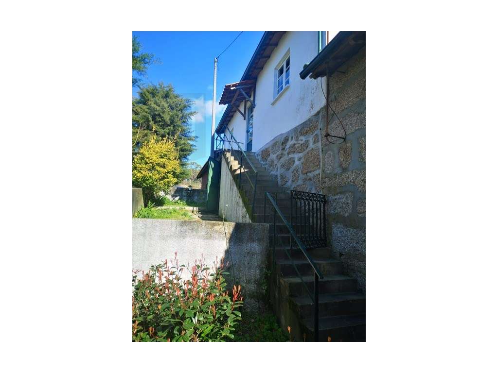 Condomínio com 6 Moradias V2 /V3 Mobiladas e Equipadas-32