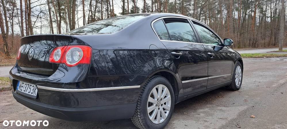 Volkswagen Passat 2.0 TDI Comfortline - 14