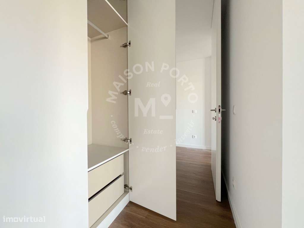 Apartamento T2 com Varanda, Suite e Lugar de Estacionamento em Água...-22