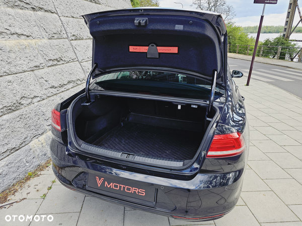 Volkswagen Passat 1.6 TDI (BlueMotion Technology) Comfortline - 19