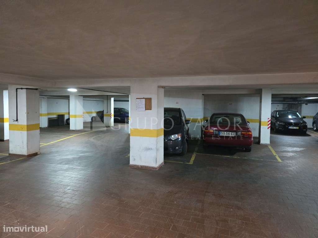 Apartamento T2 com estacionamento coberto privativo na Rinchoa (Rio...-16