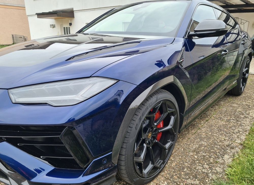 Lamborghini Urus Standard 2020