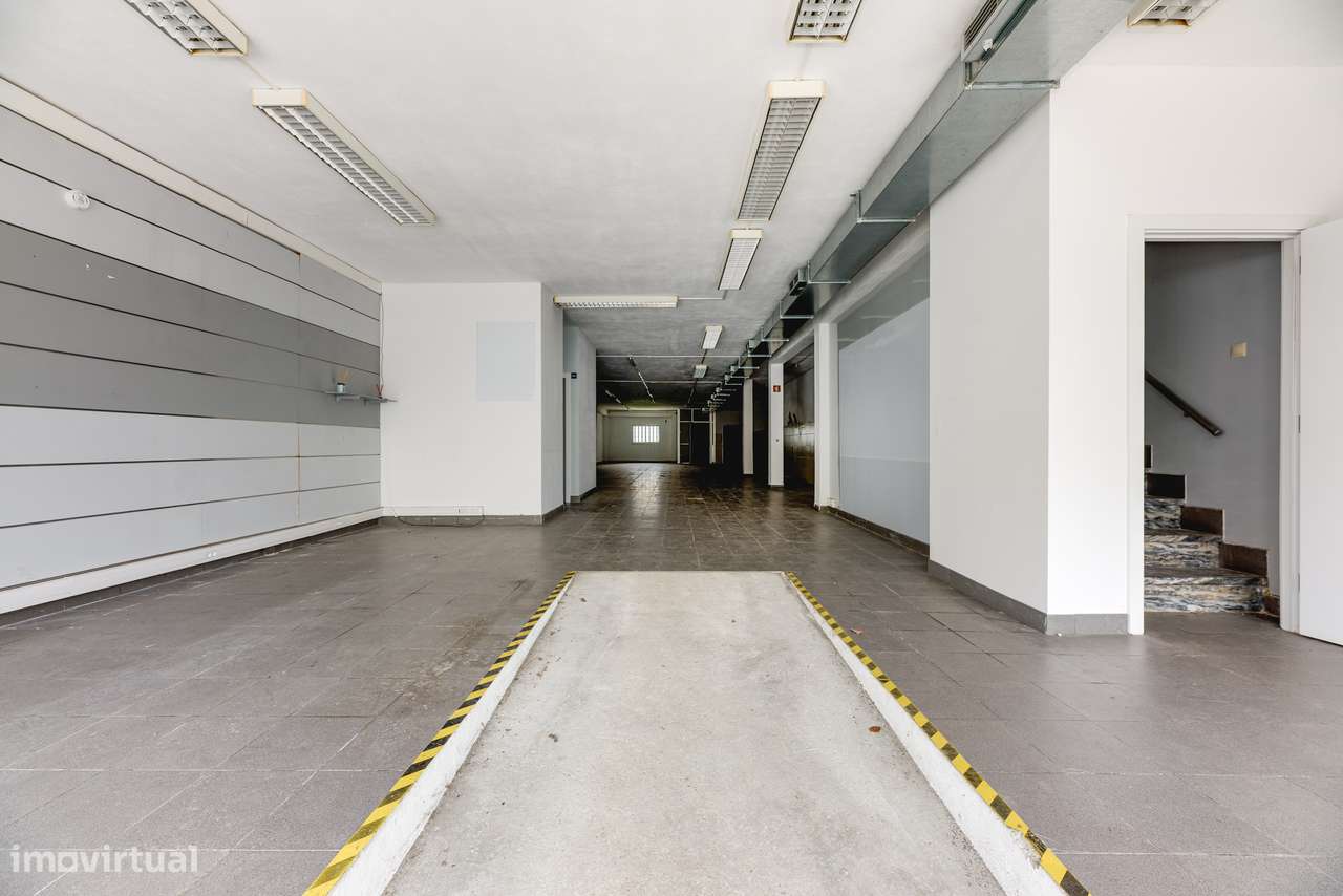 LOJA COM TRÊS PISOS | 708M2 | ALVERCA DO RIBATEJO - Grande imagem: 3/23