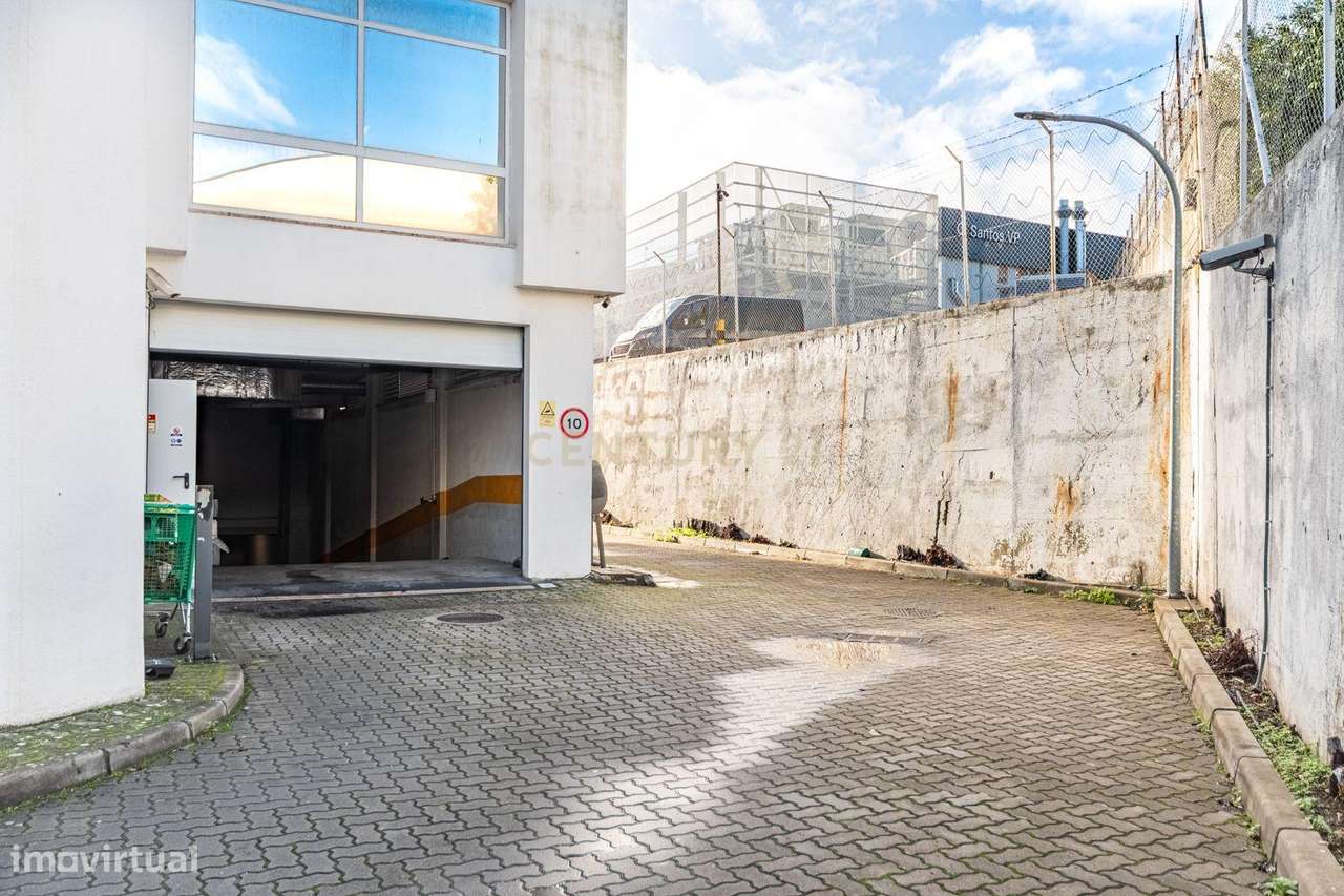 Edifício de escritórios moderno em Carnaxide, Oeiras-30