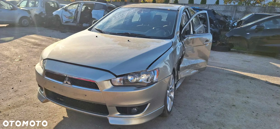 Mitsubishi lancer X fotel prawy przód - 6