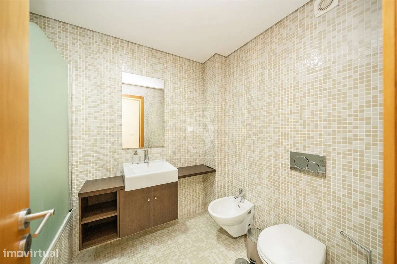 Moradia T4 com 2 Suites em Gamil – Barcelos-16