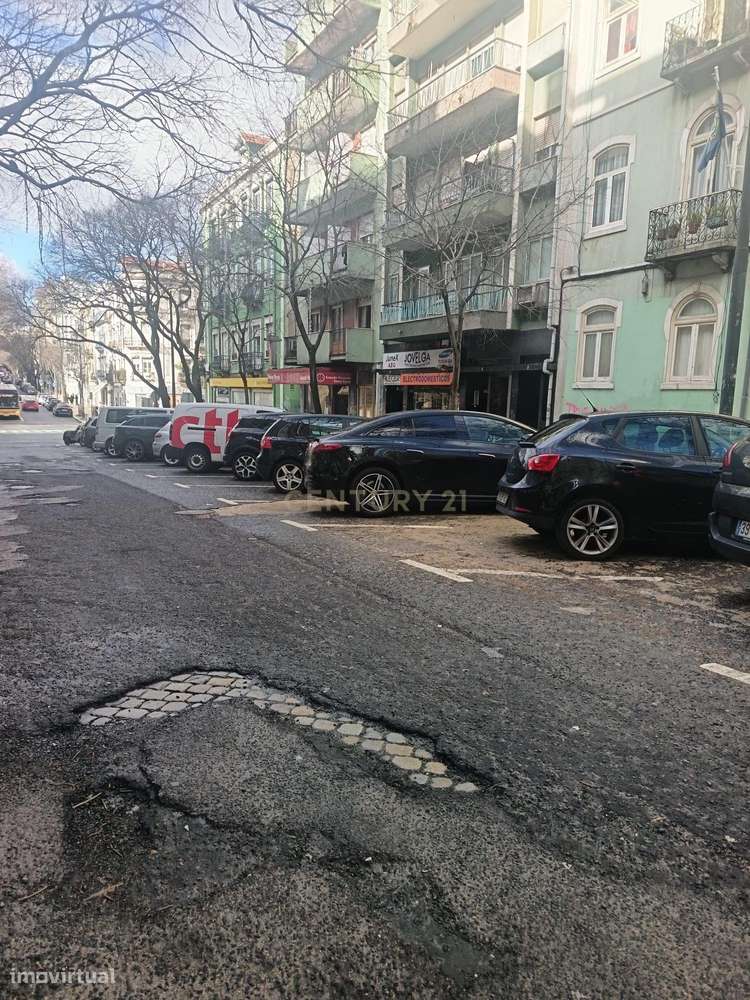 Loja com Cave e Grande Visibilidade na Rua Pascoal de Melo, Arroios - Grande imagem: 5/13