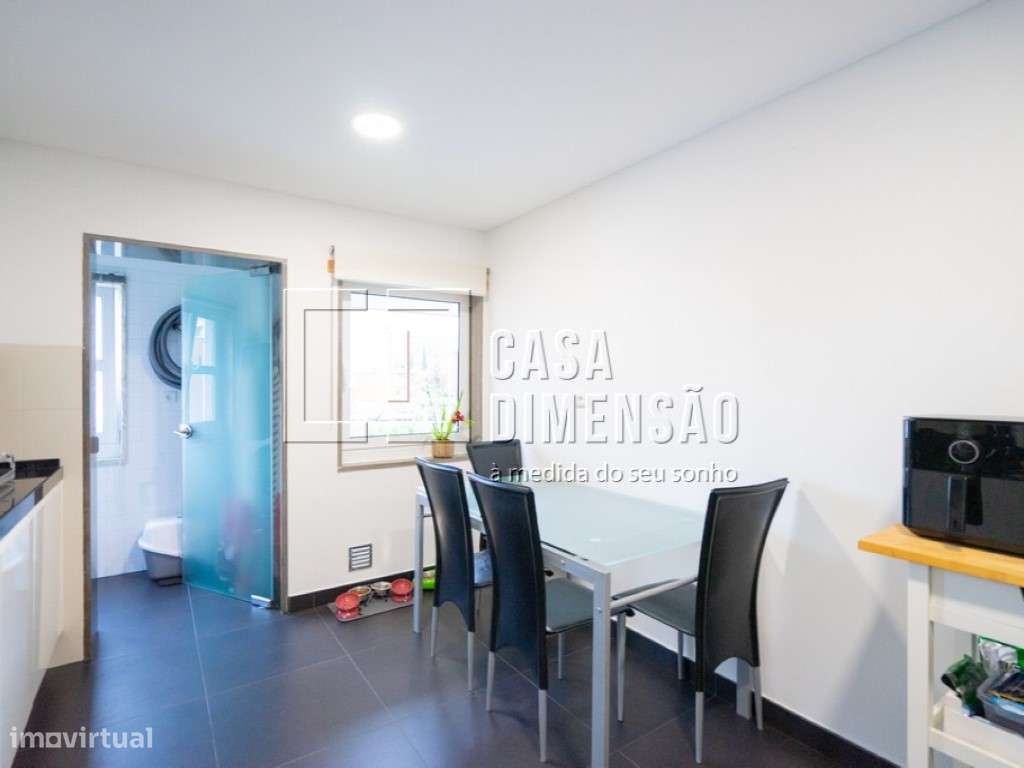 Apartamento de tipologia T2 na Serra de Carnaxide, como NOVO!!-24
