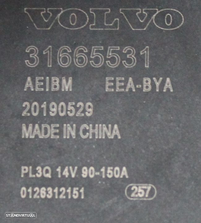 Alternador Volvo XC40 T3 de 2019 - 5