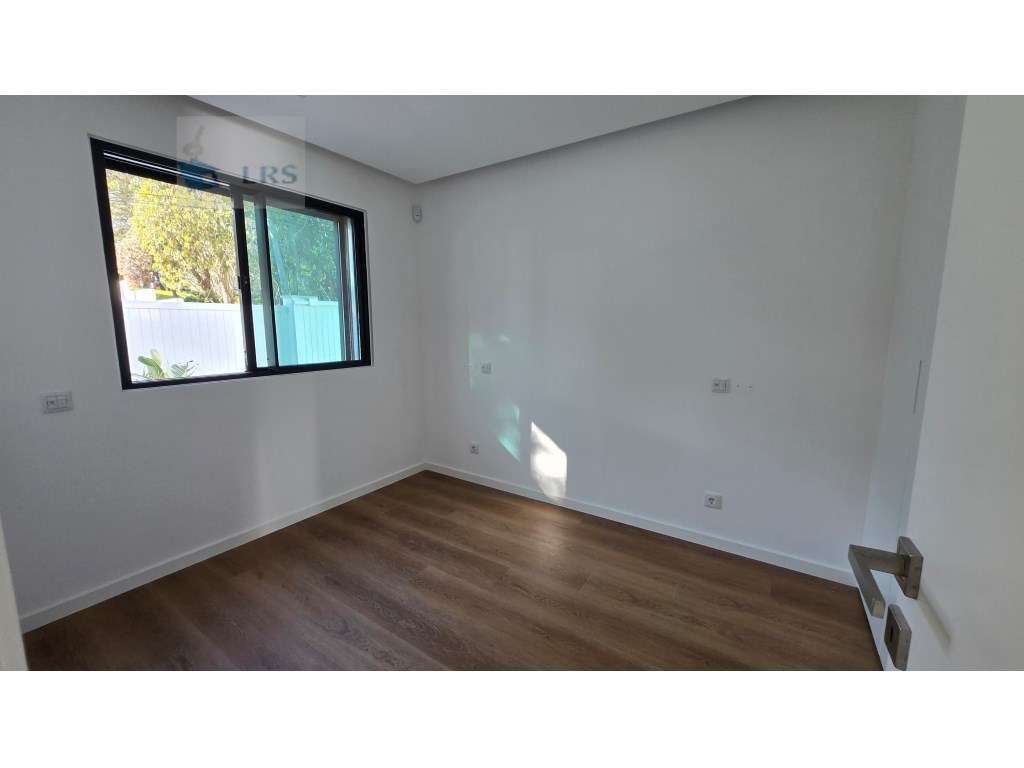 Murches, lindos acabamentos, moradia isolada com 3 suites e 1 quatr...-11