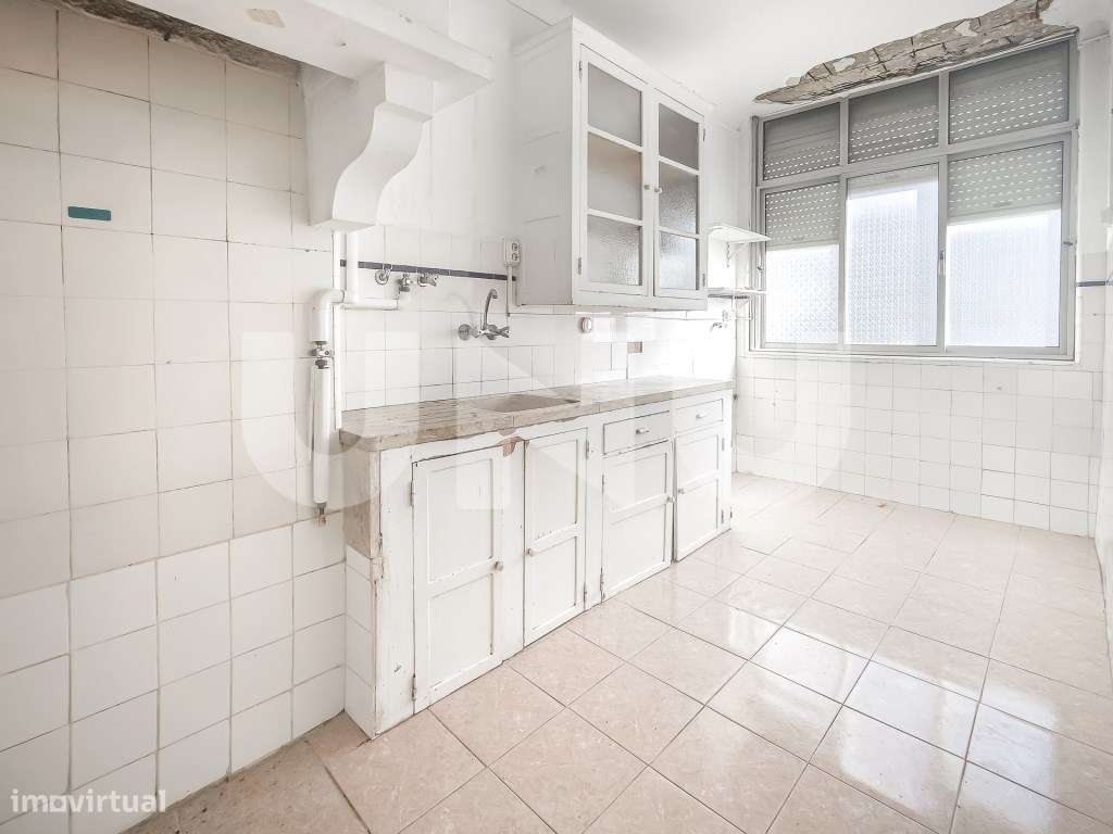 T2 com potencial total de remodelação, em Benfica-5